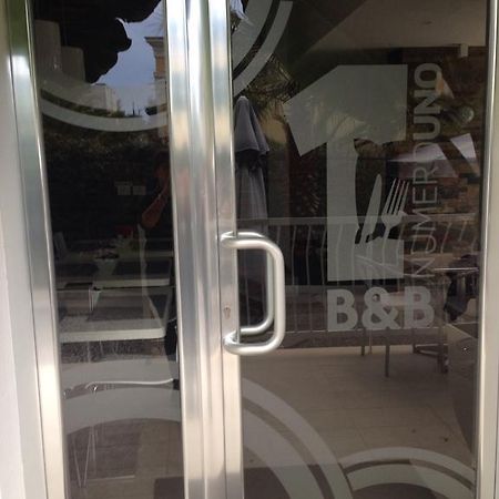 B&B Numero Uno Bisceglie Bagian luar foto