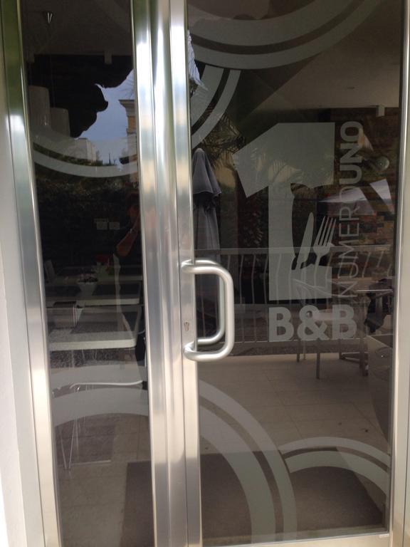 B&B Numero Uno Bisceglie Bagian luar foto